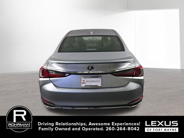 New 2025 Lexus ES 300h w/ Premium Package image 9