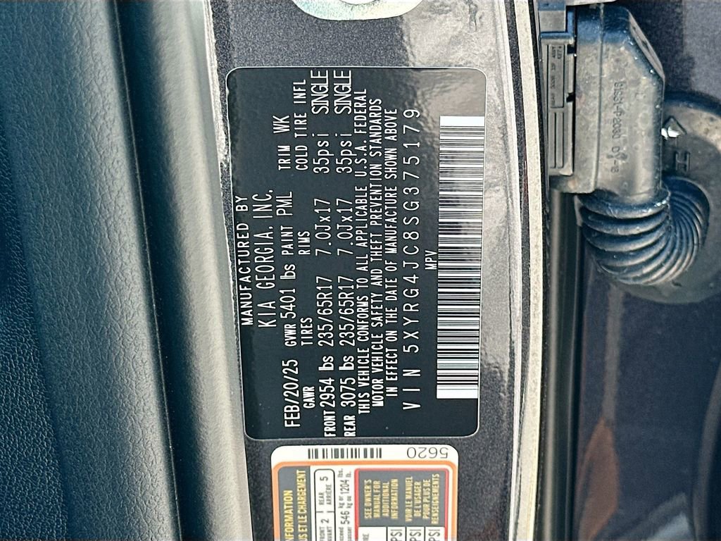 Certified 2025 Kia Sorento LX FWD image 29