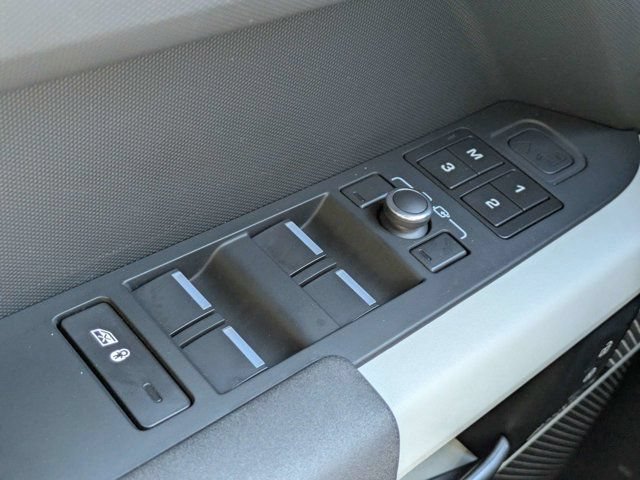 Used 2023 Land Rover Defender 110 SE AWD/4WD image 19