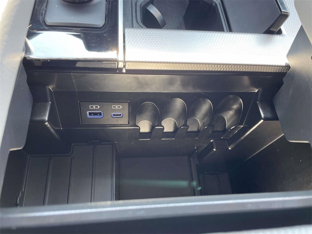 Used 2024 Toyota Sequoia Limited image 30