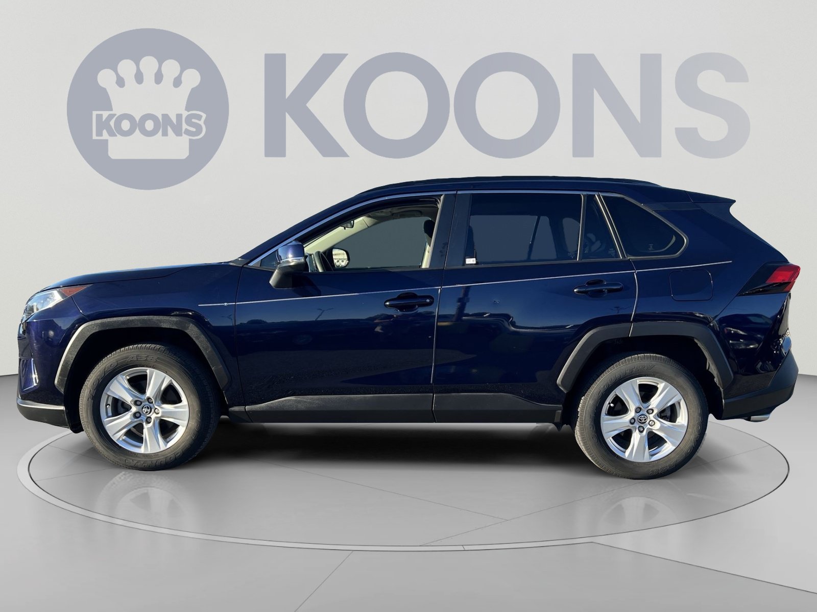 Used 2021 Toyota RAV4 XLE w/ Convenience Package AWD/4WD image 2