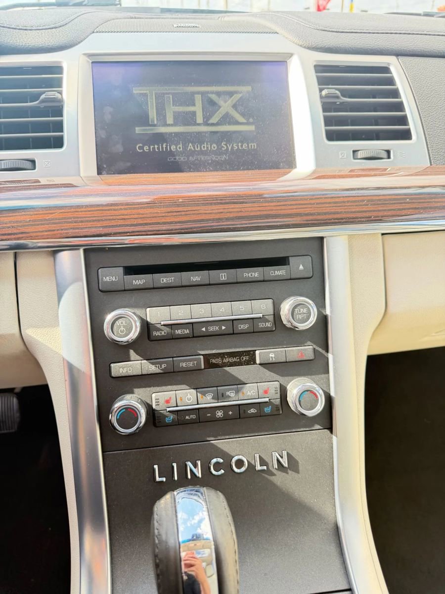 Used 2009 Lincoln MKS Sedan 4D image 17