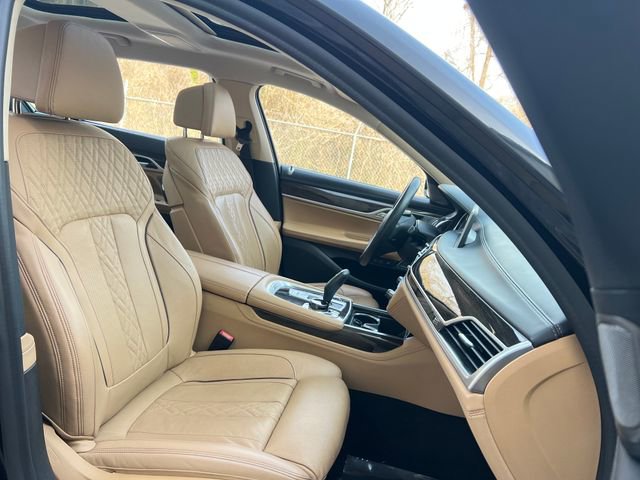Used 2019 BMW 740i w/ Executive Package image 35