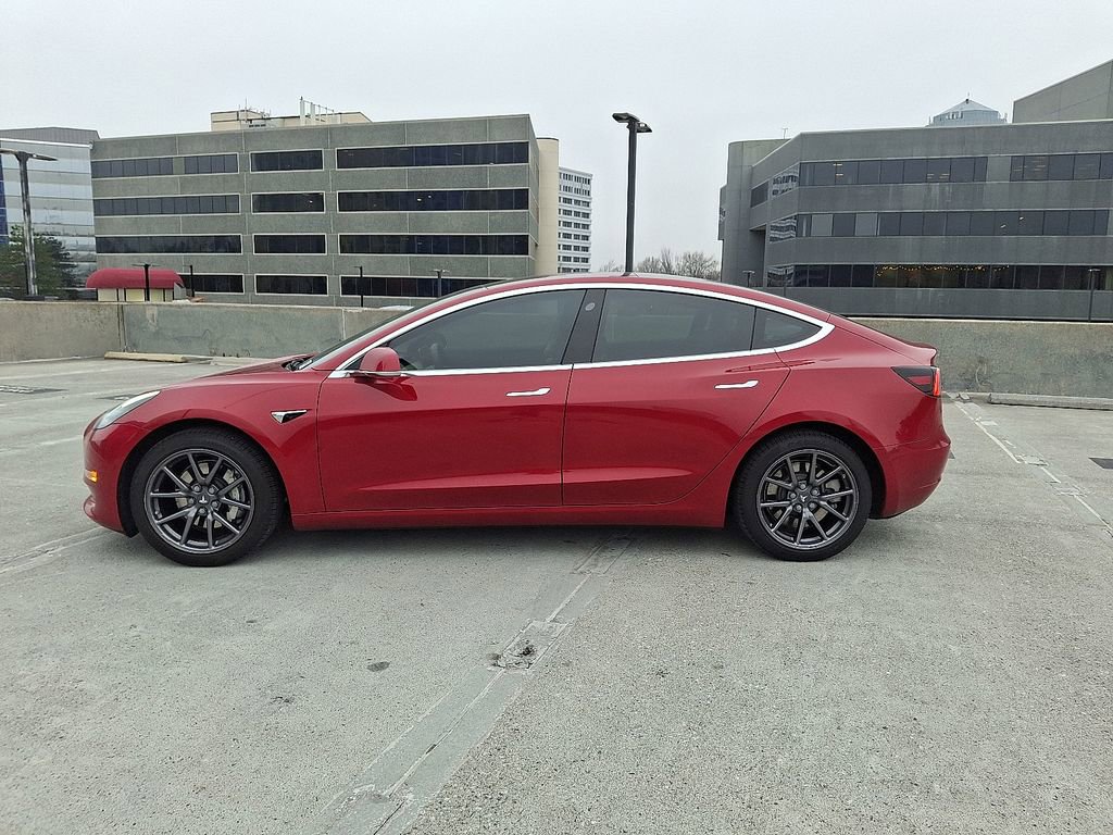 Used 2019 Tesla Model 3 Standard Range image 2