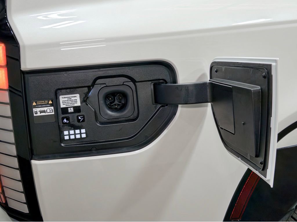 Used 2026 Hyundai Ioniq 9 SEL image 5