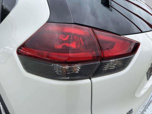 Used 2019 Nissan Rogue SV FWD image 15