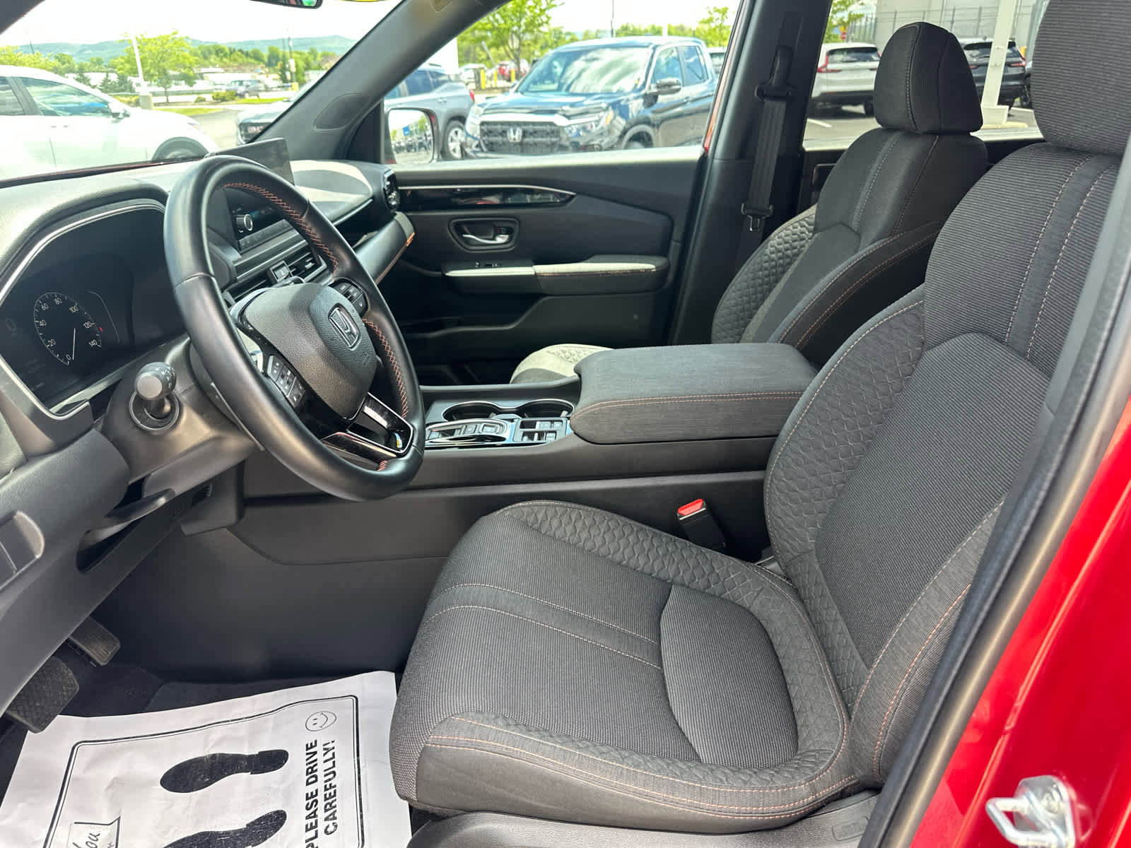 Used 2025 Honda Pilot Sport image 23