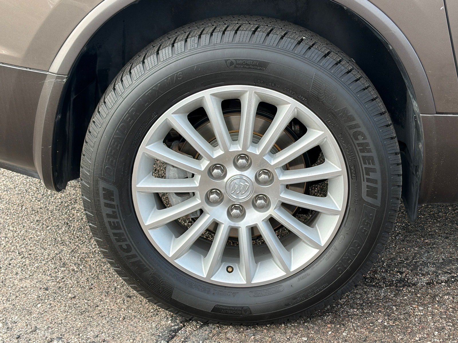 Used 2011 Buick Enclave CXL FWD image 10