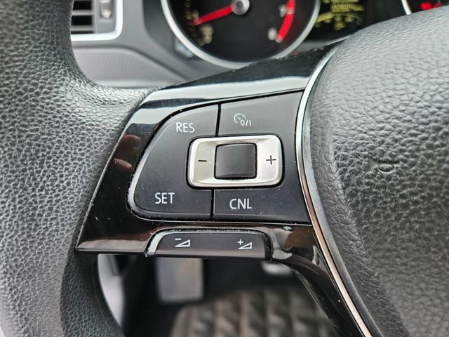 Used 2015 Volkswagen Jetta SE FWD image 26