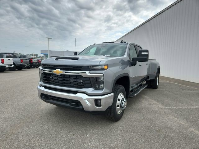 New 2026 Chevrolet Silverado 3500 LT w/ Safety Package AWD/4WD image 4