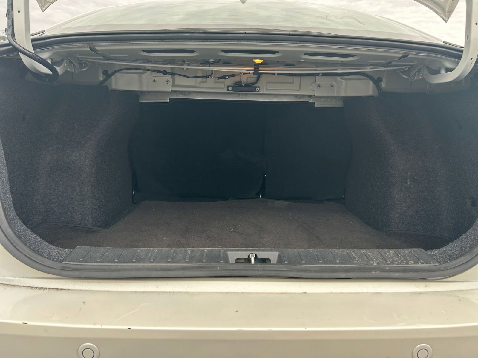 Used 2025 Nissan Versa SV FWD image 25