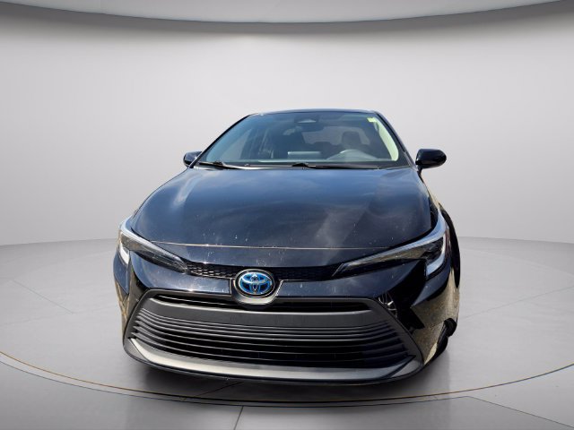 Used 2023 Toyota Corolla LE FWD image 3