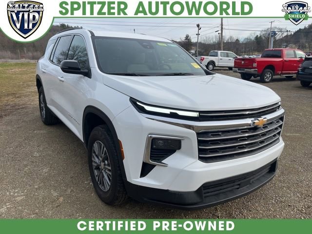 Used 2025 Chevrolet Traverse LT image 1
