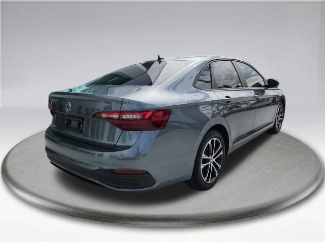 Used 2024 Volkswagen Jetta Sport image 9