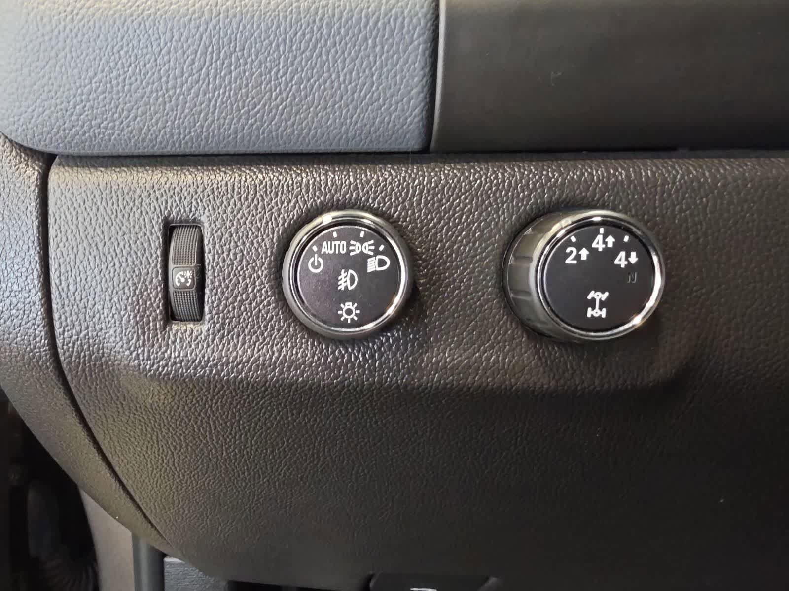 Used 2016 Chevrolet Colorado Z71 AWD/4WD image 16
