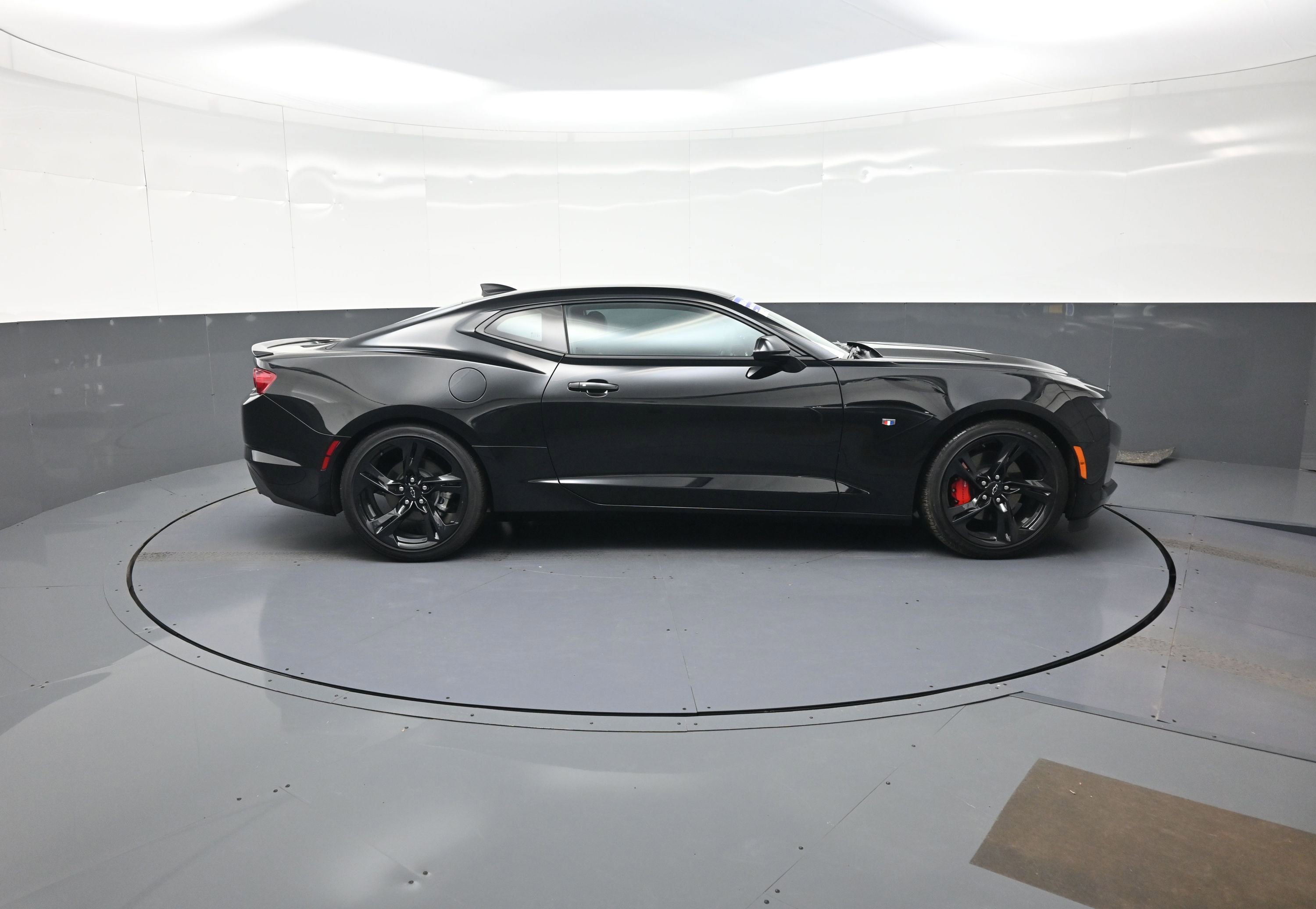 Used 2024 Chevrolet Camaro LT image 2
