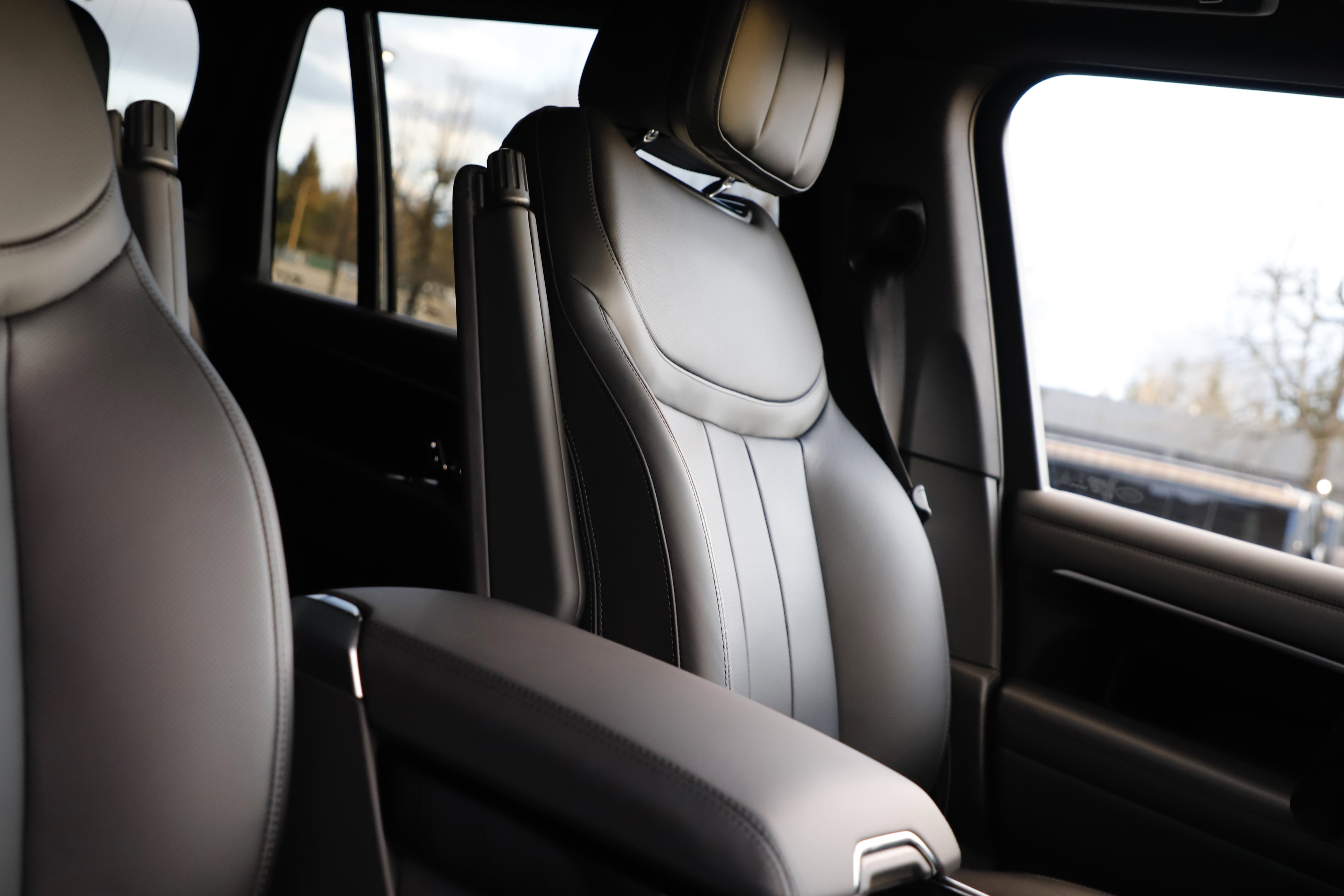 New 2026 Land Rover Range Rover Long Wheelbase SE image 14