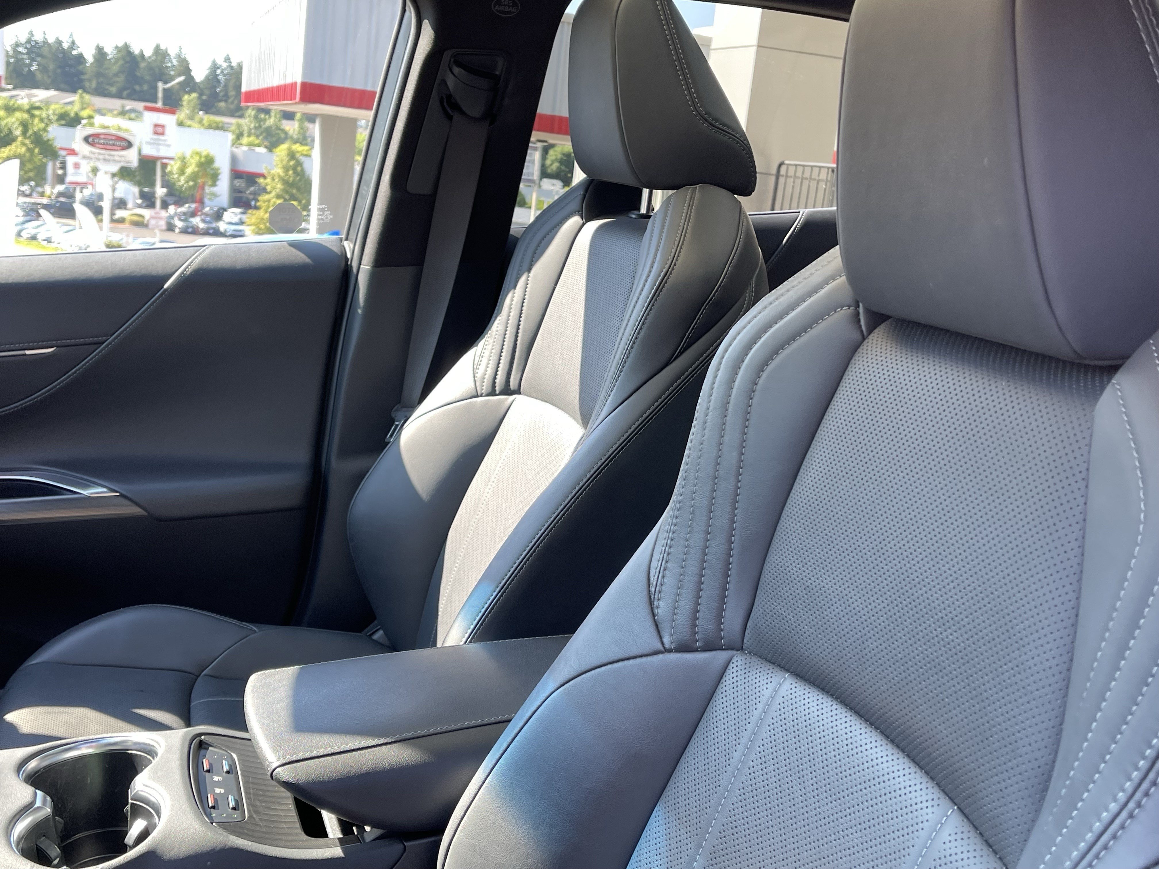 Certified 2023 Toyota Venza Limited AWD/4WD image 18