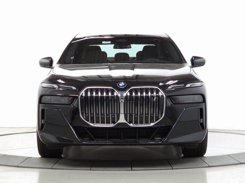 Used 2025 BMW i7 eDrive50 w/ M Sport Package image 2