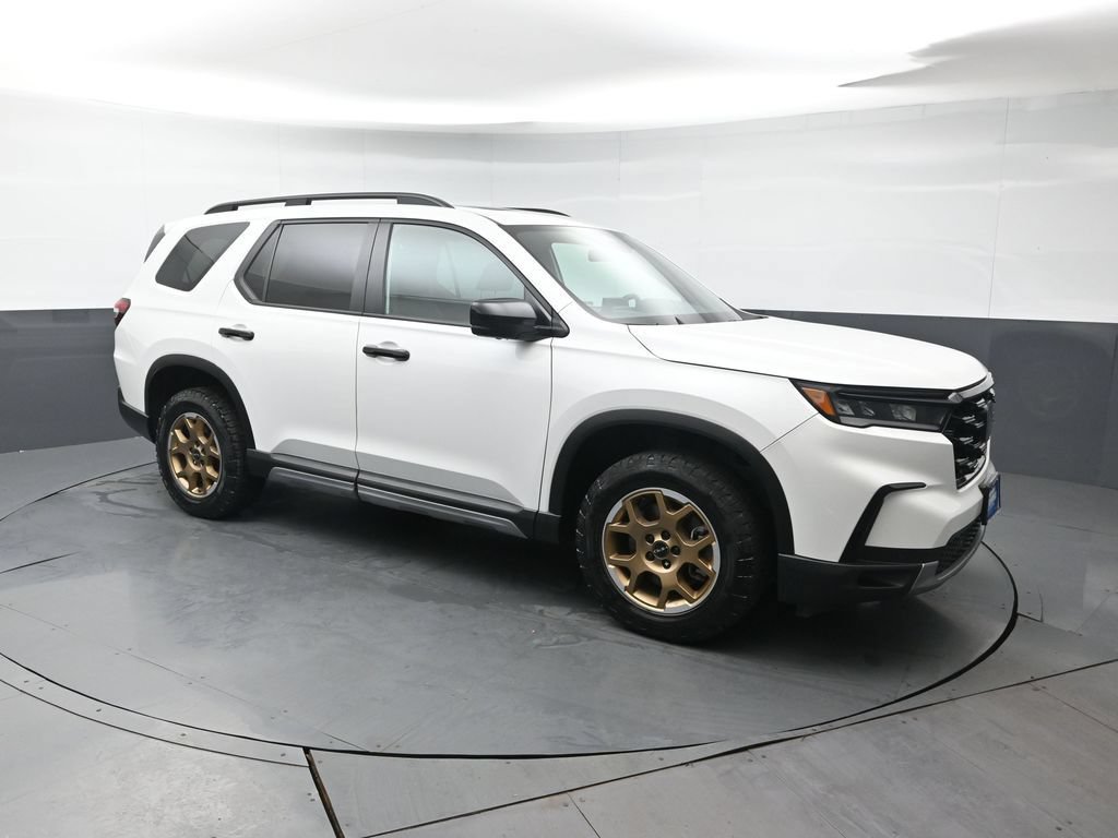 Certified 2024 Honda Pilot TrailSport image 8