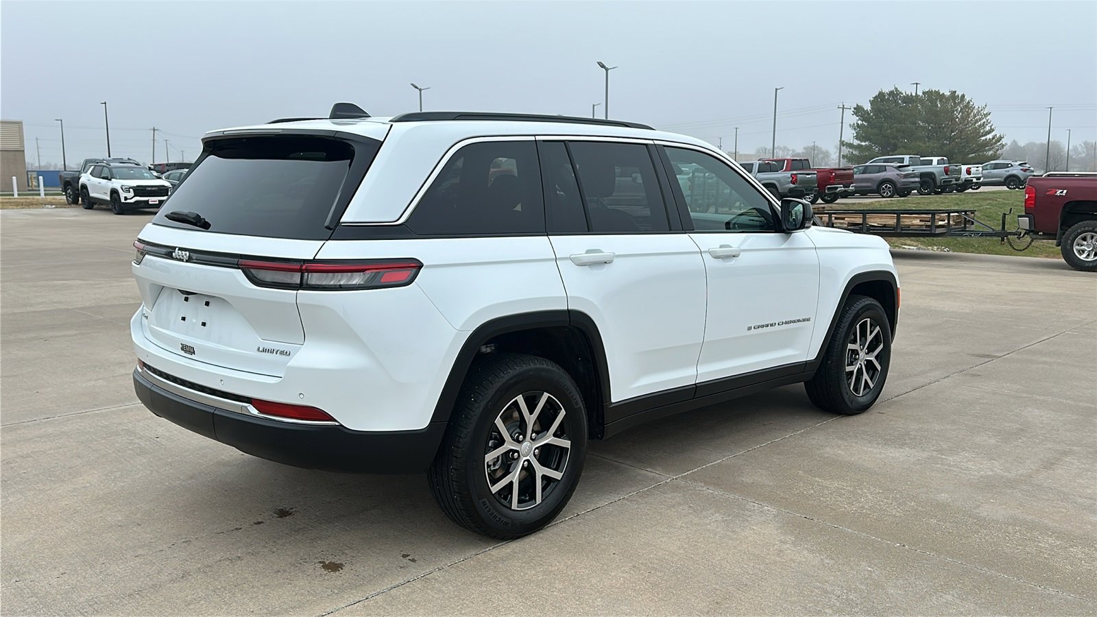 Used 2025 Jeep Grand Cherokee Limited w/ Trailer Tow Package image 9