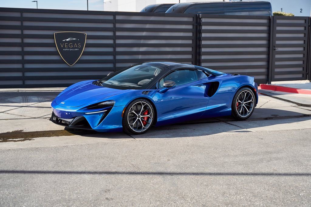 Used 2025 McLaren Artura Spider image 7