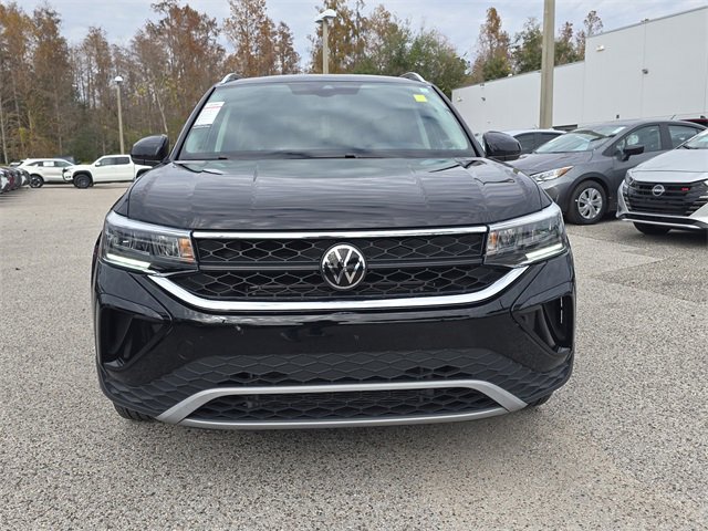 Used 2024 Volkswagen Taos SE image 3