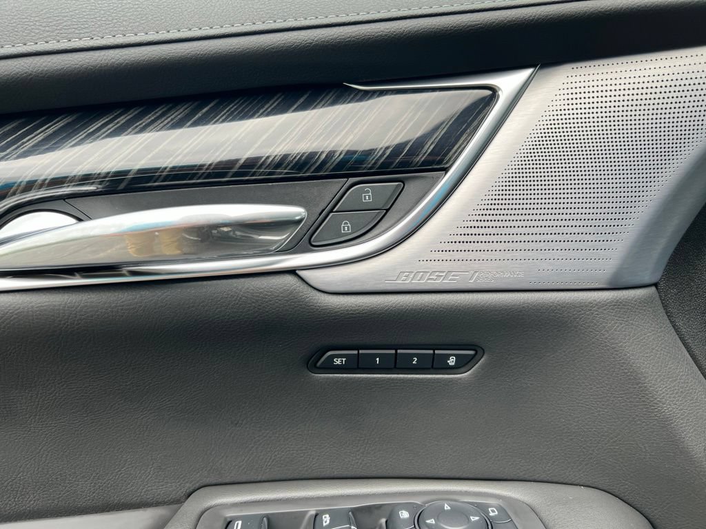 Used 2024 Cadillac XT6 Premium Luxury w/ Technology Package AWD/4WD image 8
