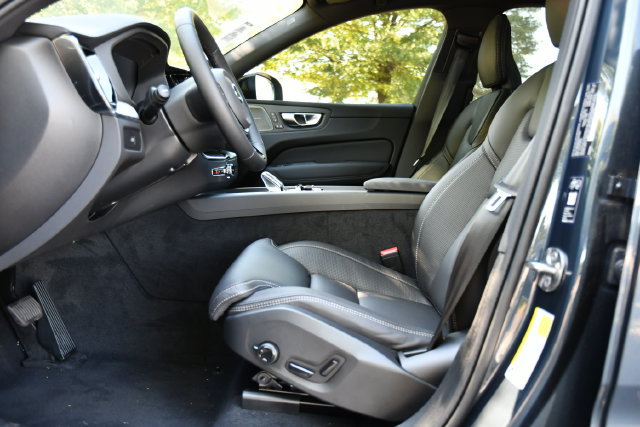 New 2026 Volvo XC60 B5 Ultra w/ Climate Package AWD/4WD image 13