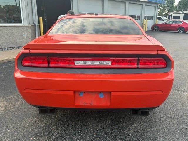 Used 2013 Dodge Challenger R/T RWD image 5