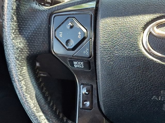 Used 2021 Toyota 4Runner TRD Off-Road Premium w/ Moonroof Package AWD/4WD image 23
