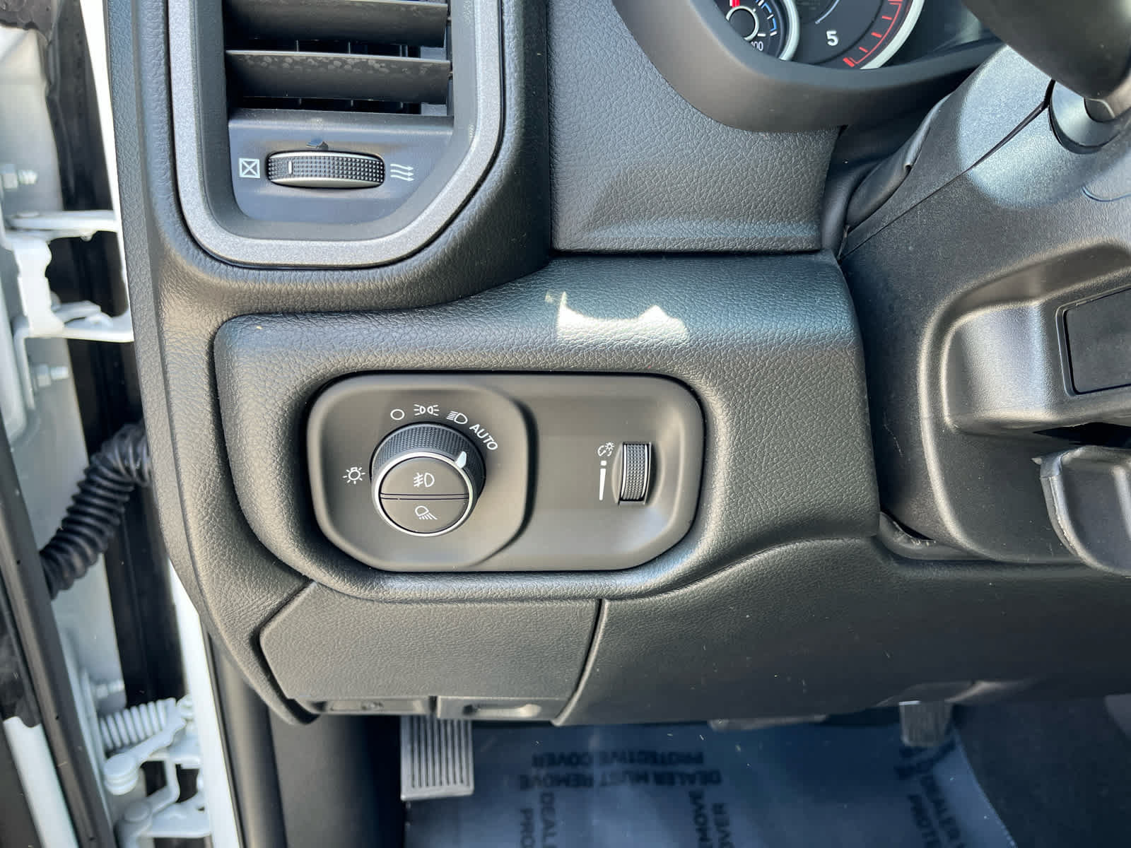 New 2026 RAM 3500 Tradesman AWD/4WD image 12
