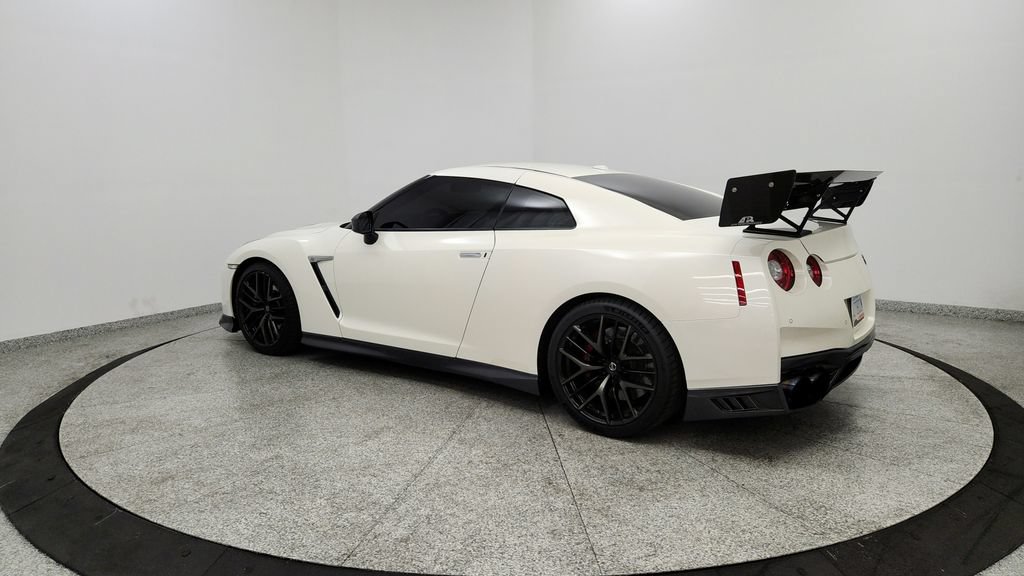 Used 2019 Nissan GT-R AWD/4WD image 15