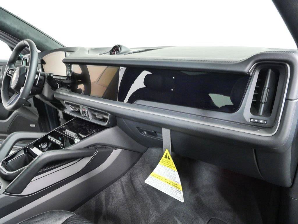 New 2026 Porsche Cayenne GTS AWD/4WD image 25