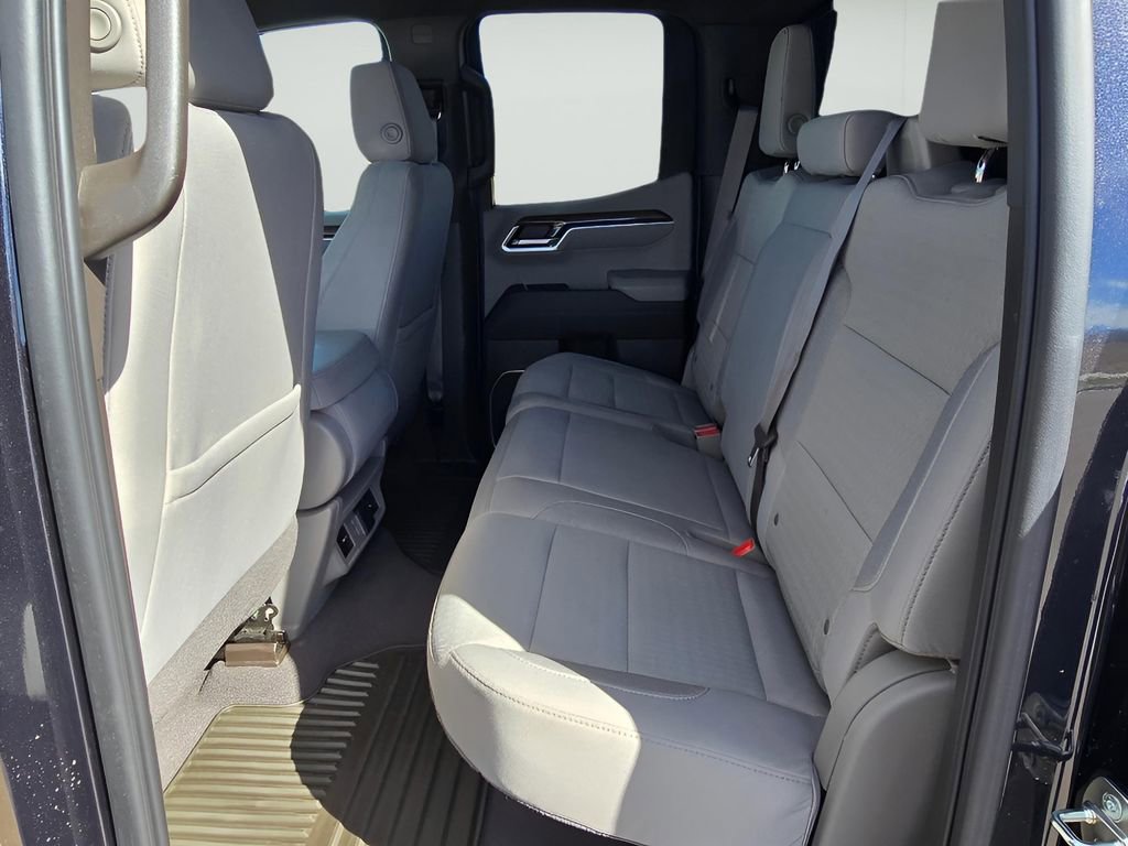 Used 2023 Chevrolet Silverado 1500 LT AWD/4WD image 28
