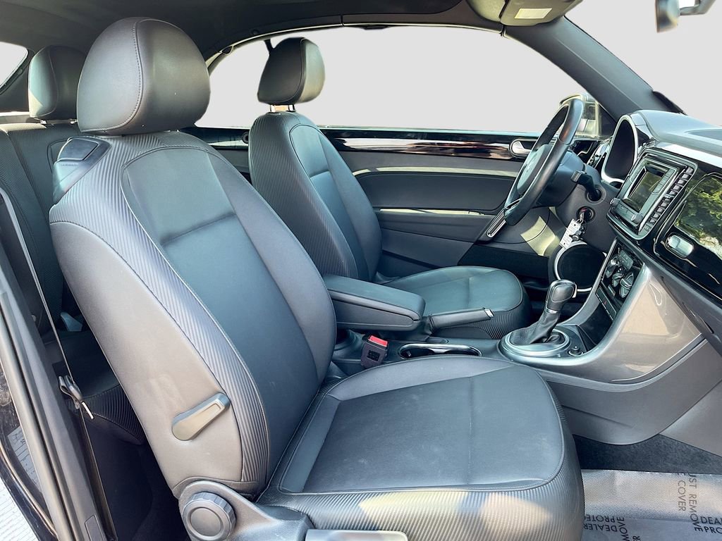 Used 2019 Volkswagen Beetle 2.0T S image 25