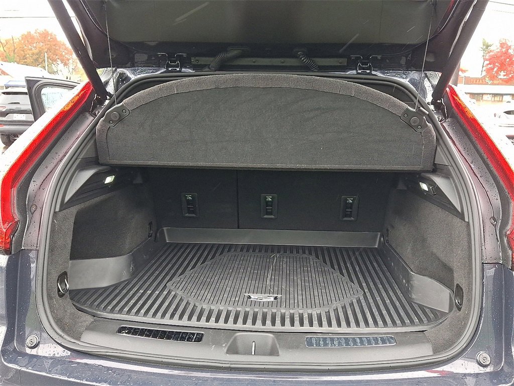 Used 2025 Cadillac XT4 Premium Luxury w/ Cold Weather Package image 28