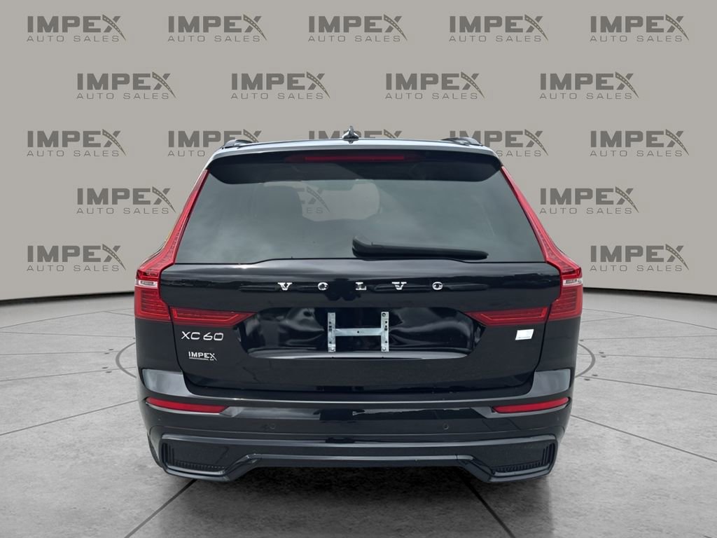 Used 2024 Volvo XC60 T8 Core AWD/4WD image 4