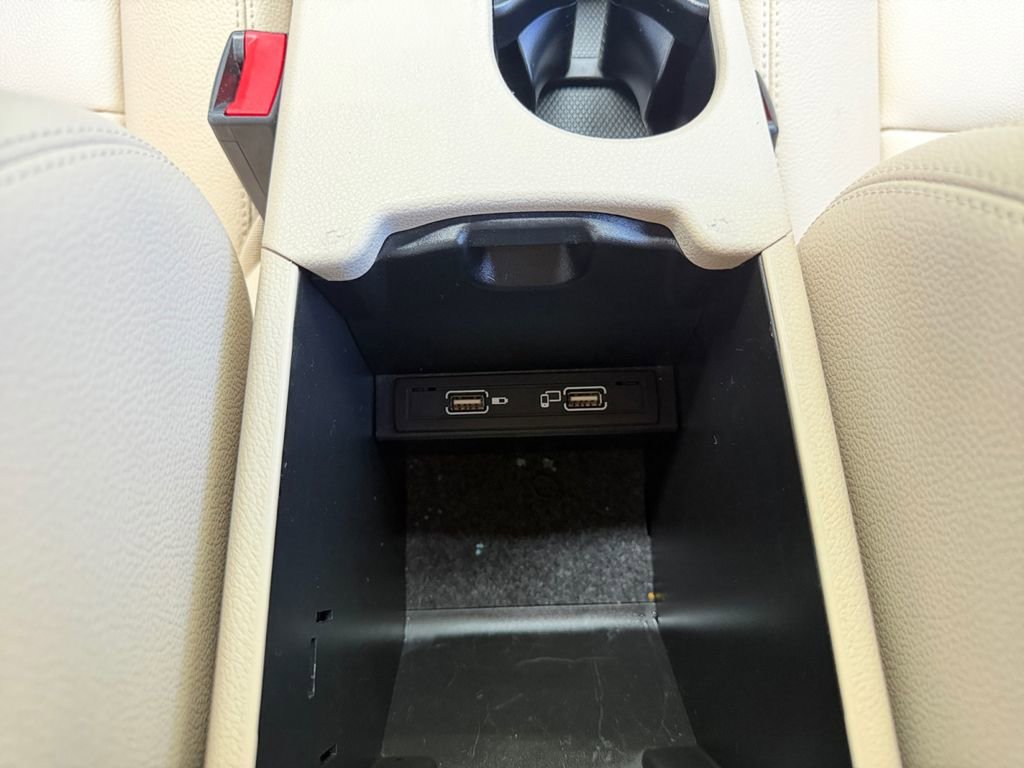 Used 2018 Mercedes-Benz CLA 250 image 33
