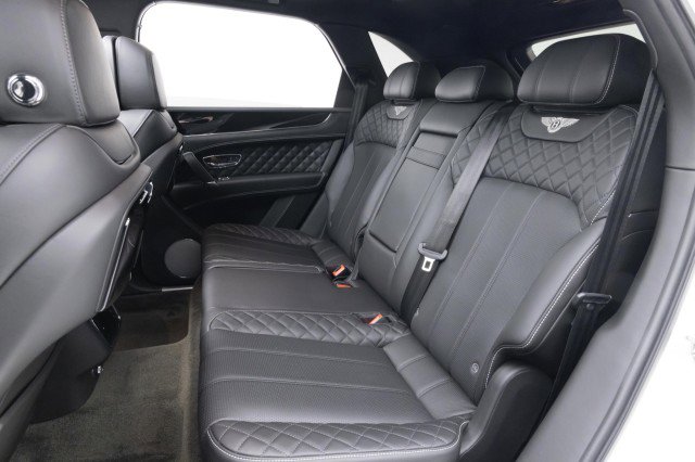Used 2017 Bentley Bentayga image 40