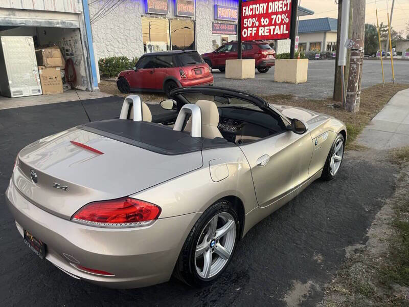 Used 2009 BMW Z4 sDrive30i image 2