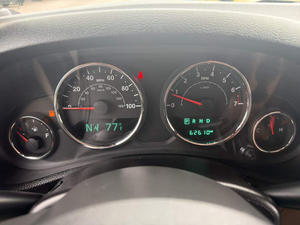 Used 2015 Jeep Wrangler Unlimited Sahara w/ Max Tow Package AWD/4WD image 13