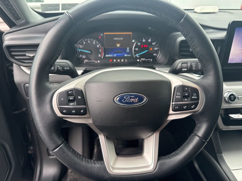 Used 2023 Ford Explorer XLT w/ Class IV Trailer Tow Package image 12