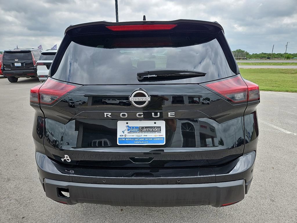 Used 2024 Nissan Rogue S image 6