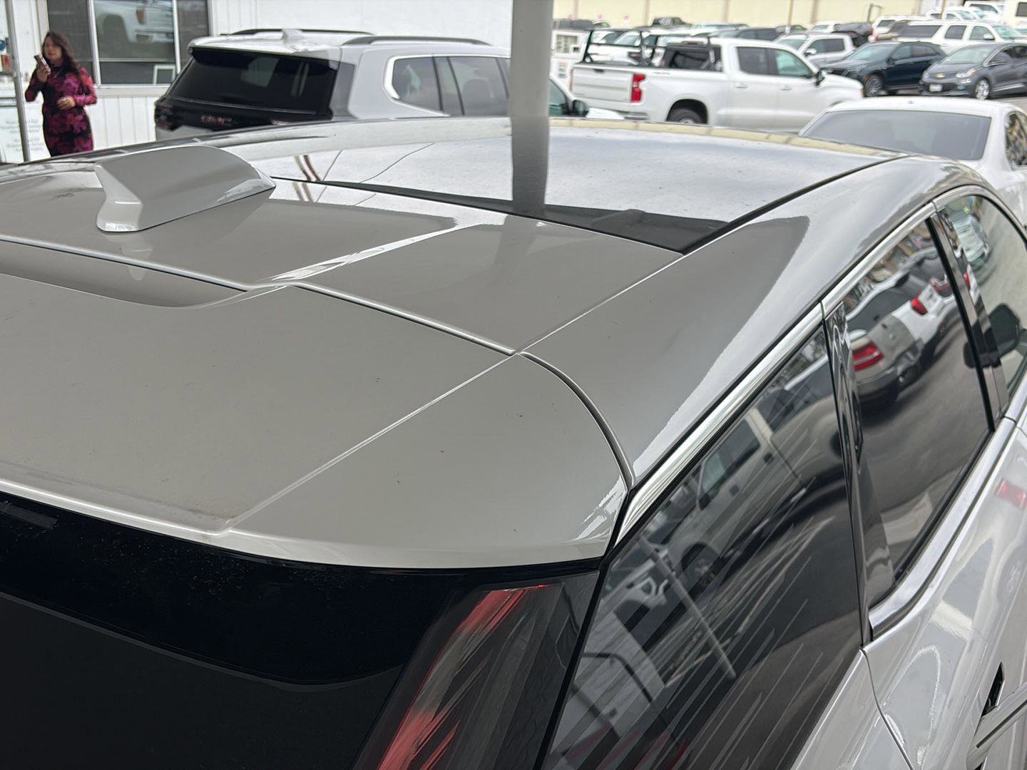 Used 2025 Cadillac Optiq Luxury 1 image 24