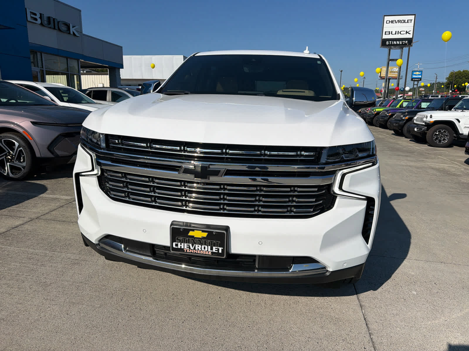 Used 2023 Chevrolet Tahoe Premier w/ Premium Package 2 AWD/4WD image 3