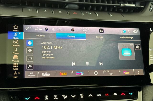 New 2026 Jeep Grand Cherokee Limited w/ Limited Altitude Package AWD/4WD image 15