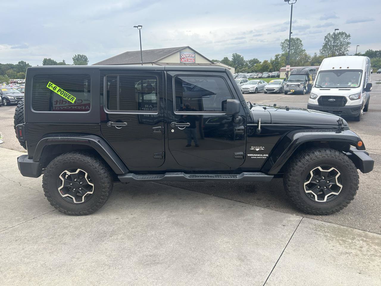 Used 2016 Jeep Wrangler Unlimited Sahara w/ Connectivity Group AWD/4WD image 4
