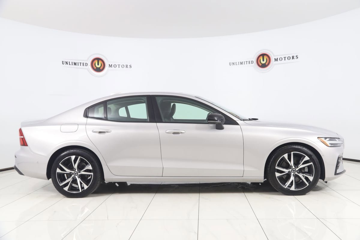 Used 2024 Volvo S60 B5 Plus AWD/4WD image 2