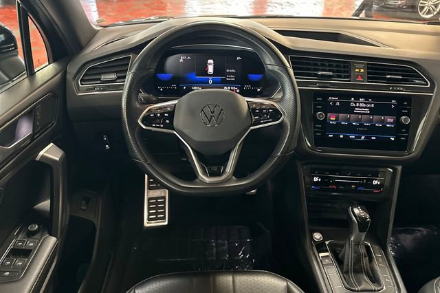 Certified 2024 Volkswagen Tiguan SE R-Line AWD/4WD image 18
